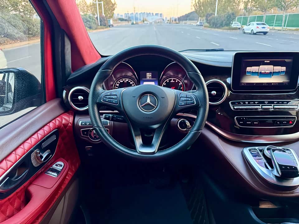 Mercedes-Benz V-class