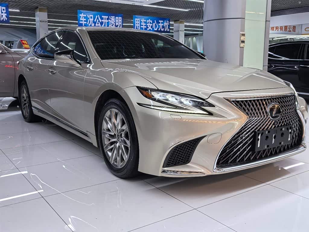 Lexus LS
