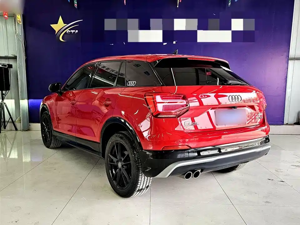 Audi Q2L