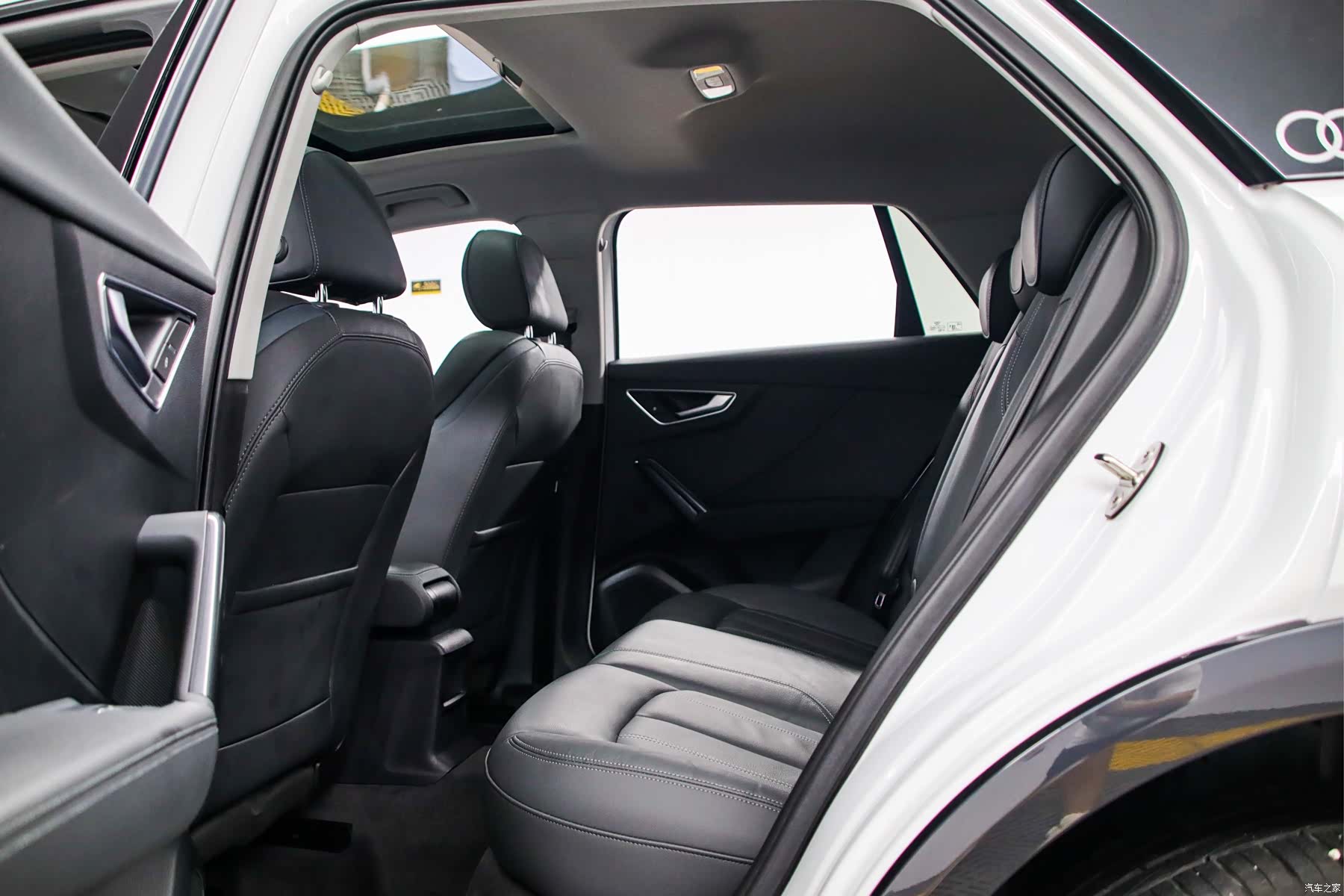 Audi Q2L, 2022 16