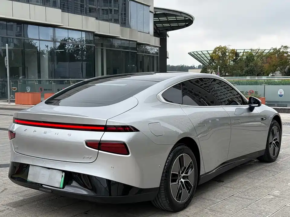 XPENG P7