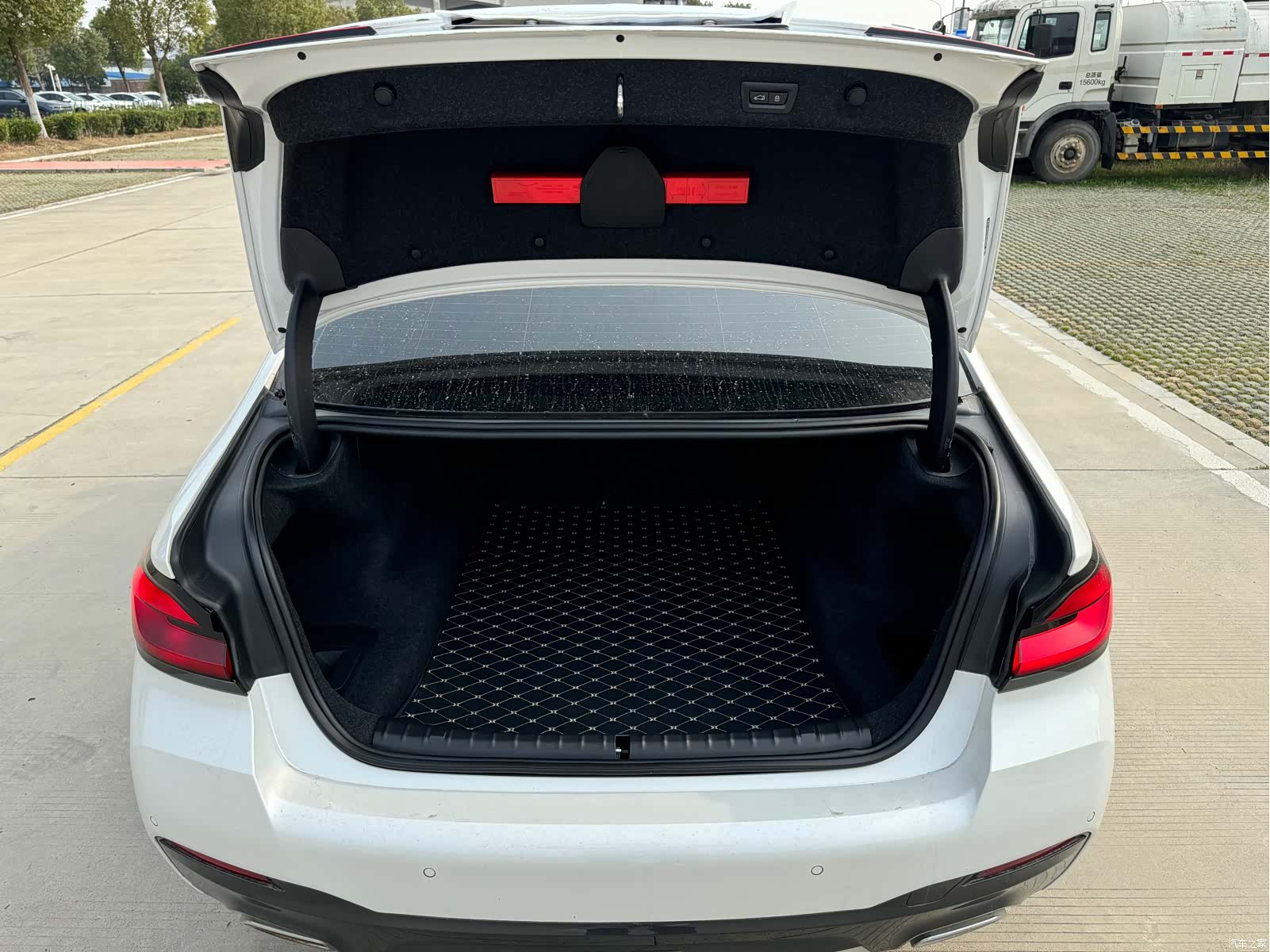 BMW 5 Series, 2023 13