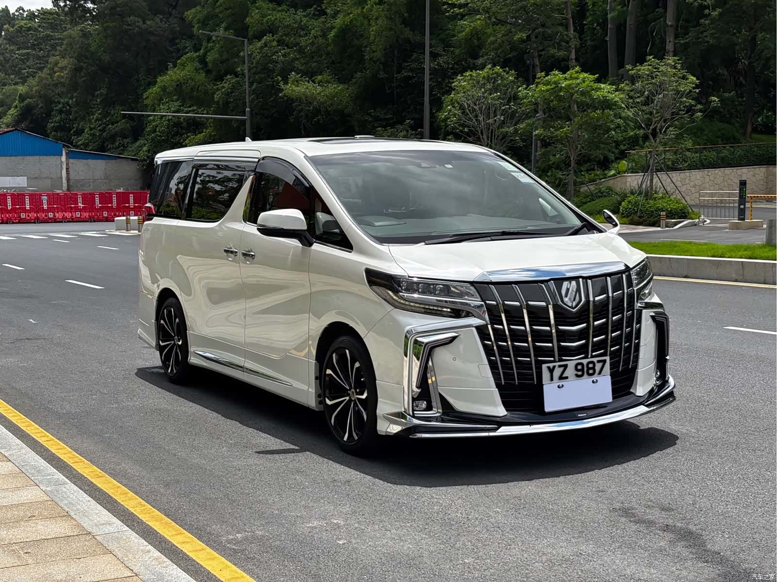 Toyota Alphard, 2019 3