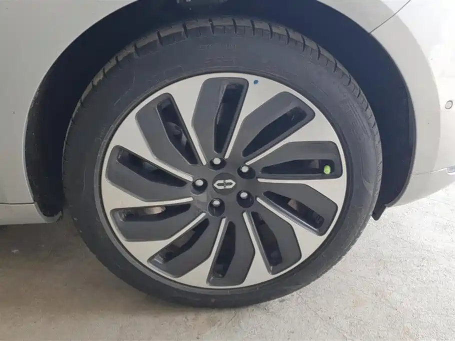 AITO Ask the world M5