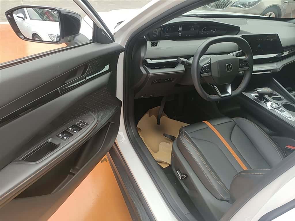 Changan UNI-V, 2024 16