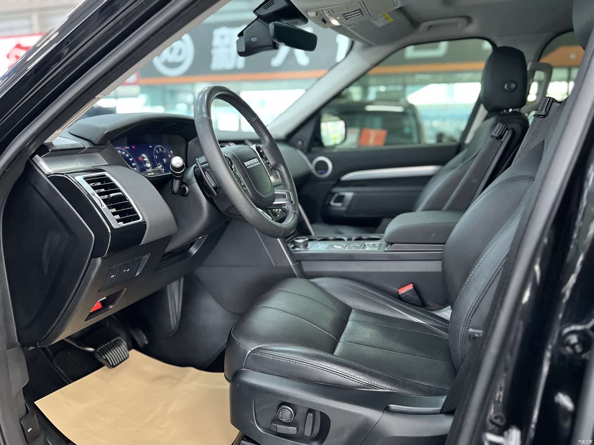 Land Rover Discovery, 2019 4