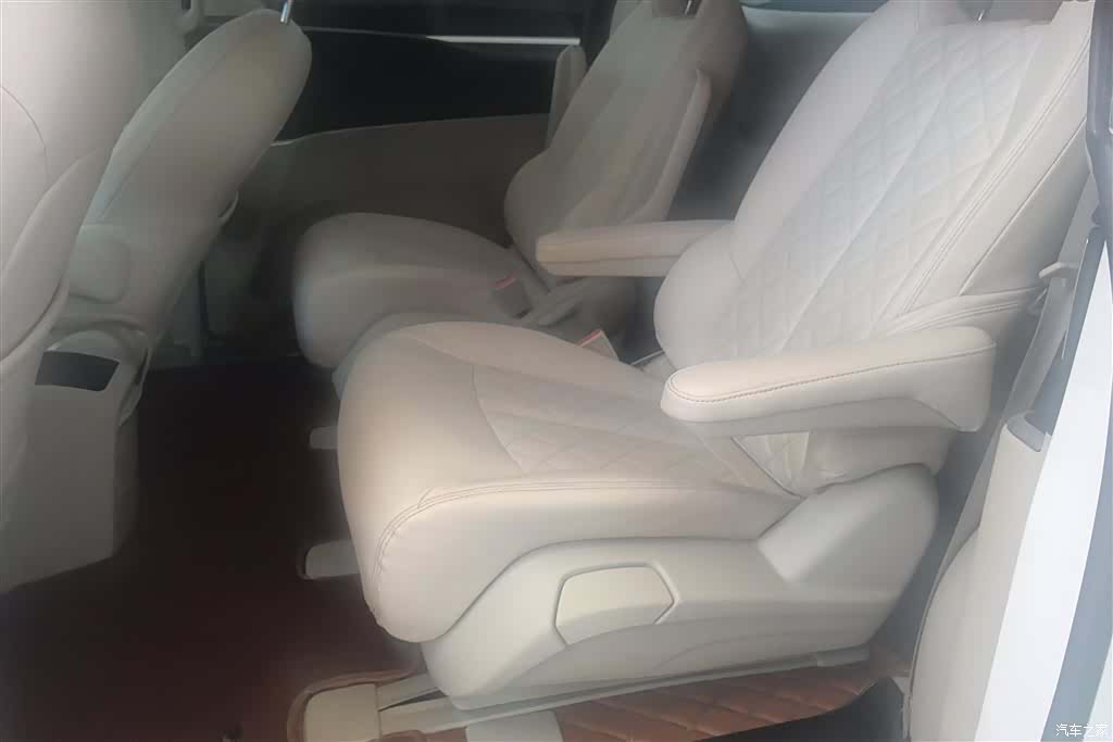 Buick GL8, 2022 11