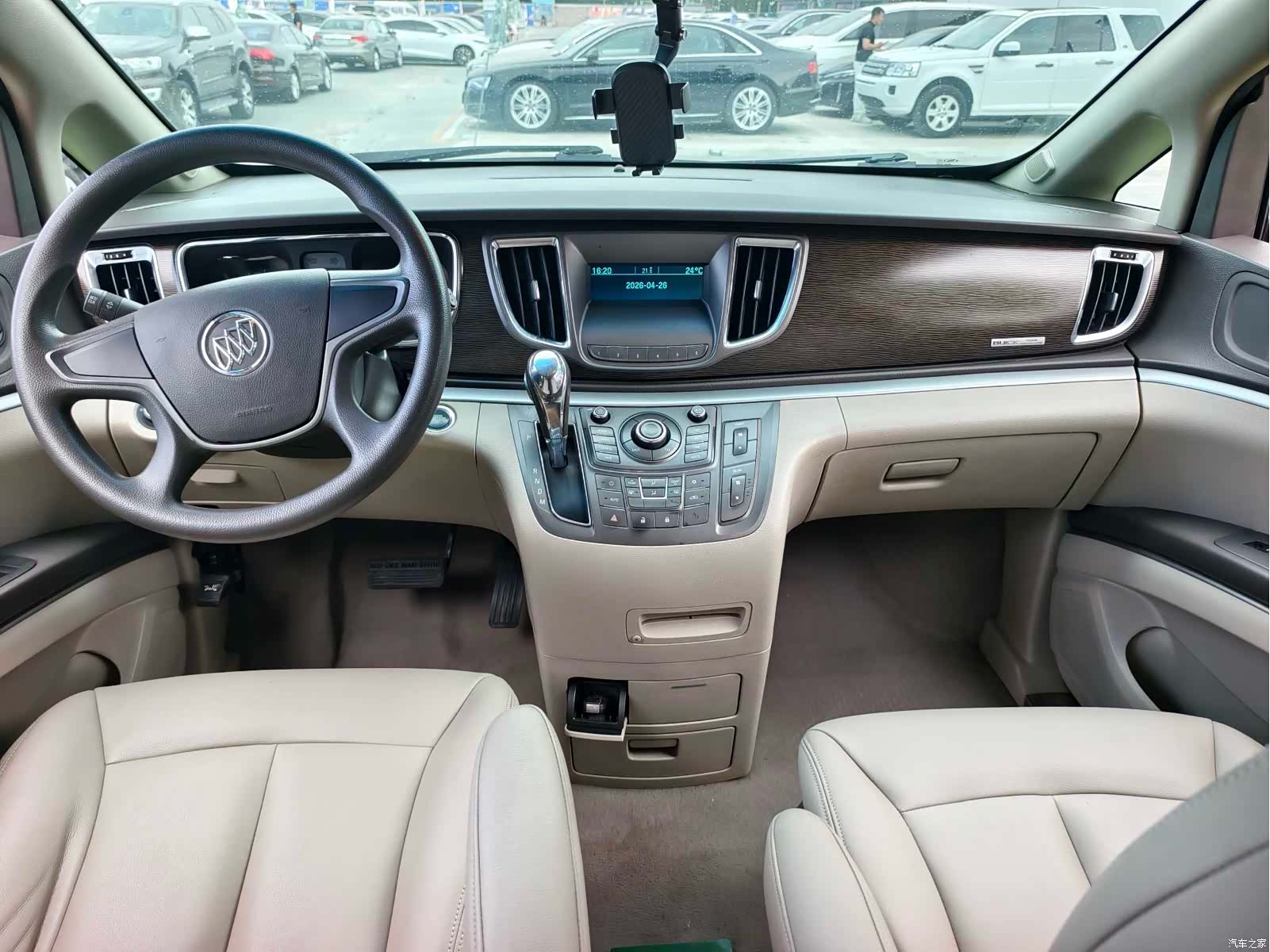 Buick GL8, 2011 7