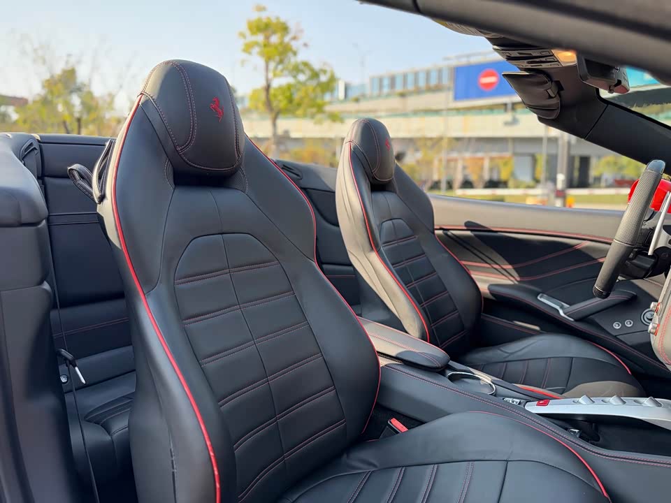 Ferrari California T