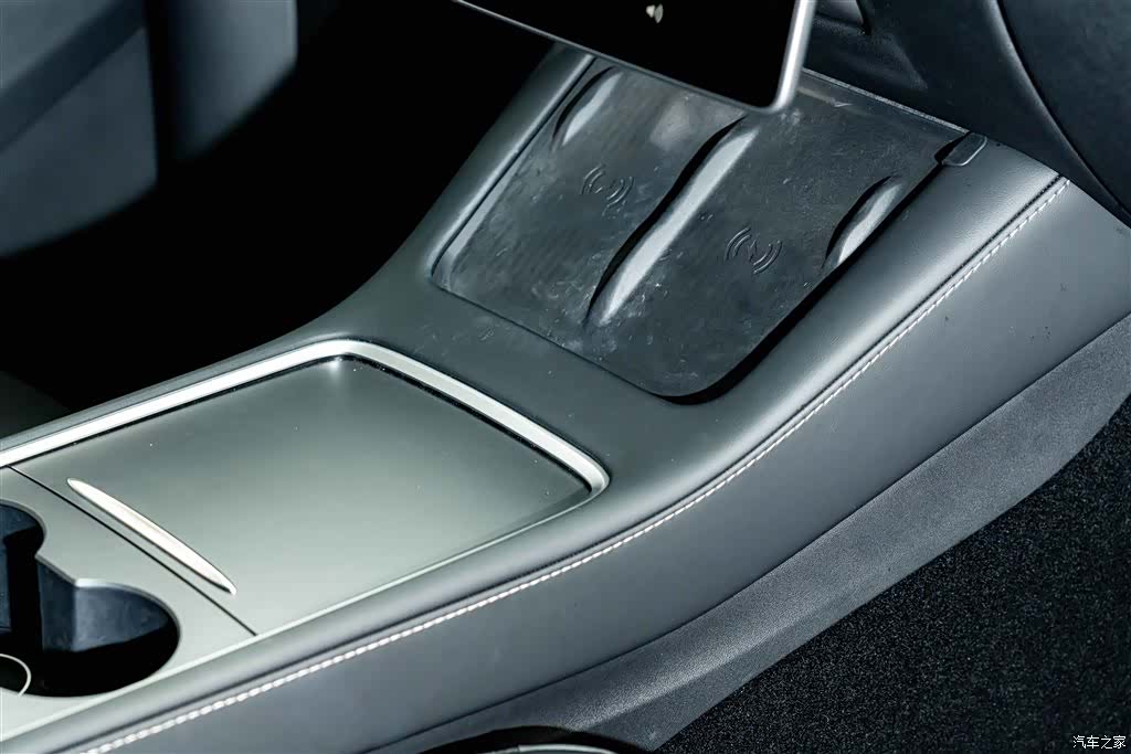 Tesla Model Y, 2024 20