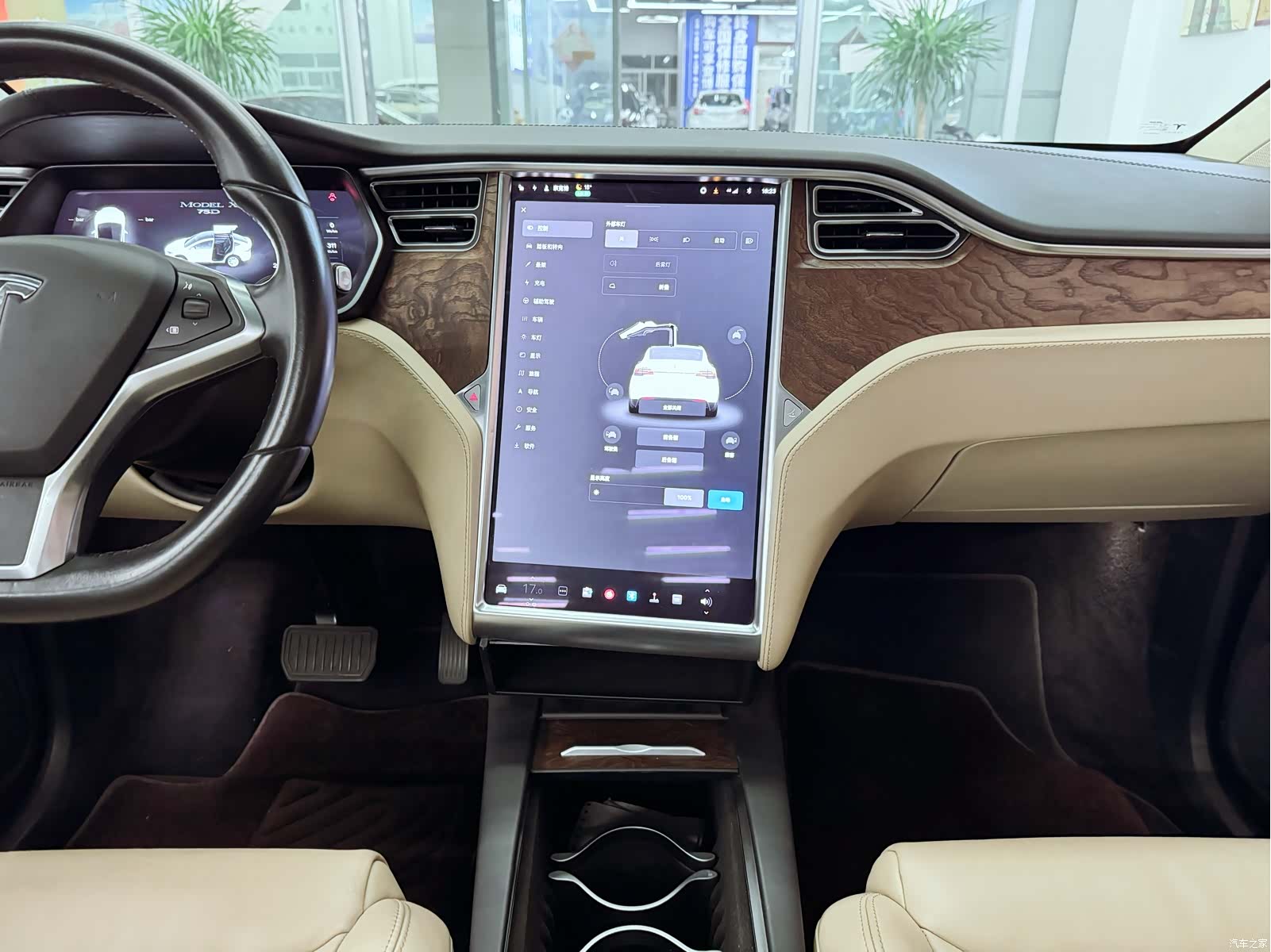 Tesla Model X, 2017 20