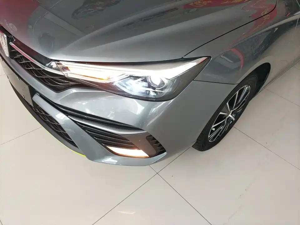 Roewe i5