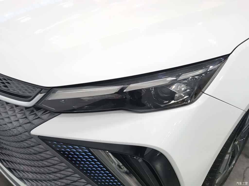 Geely Emgrand, 2023 7