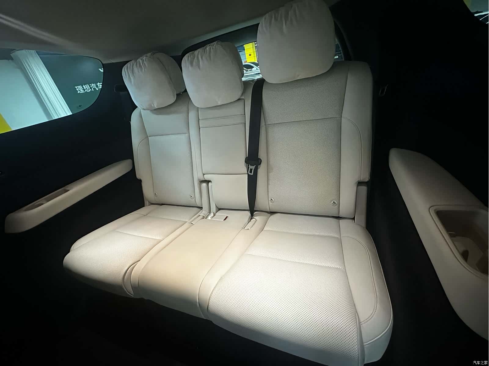 Li Auto MEGA, 2025 11