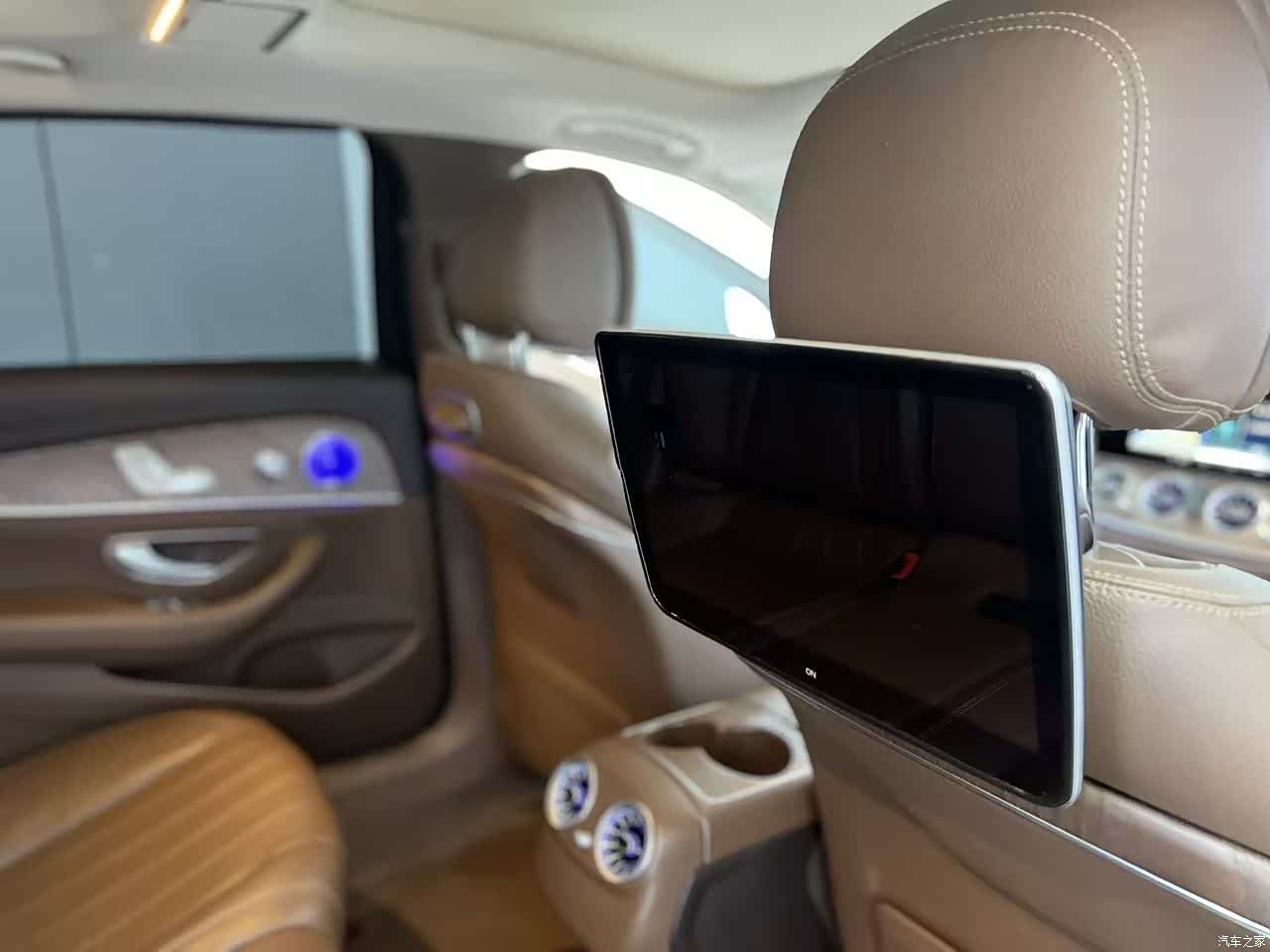 Mercedes-Benz E-Class, 2019 16