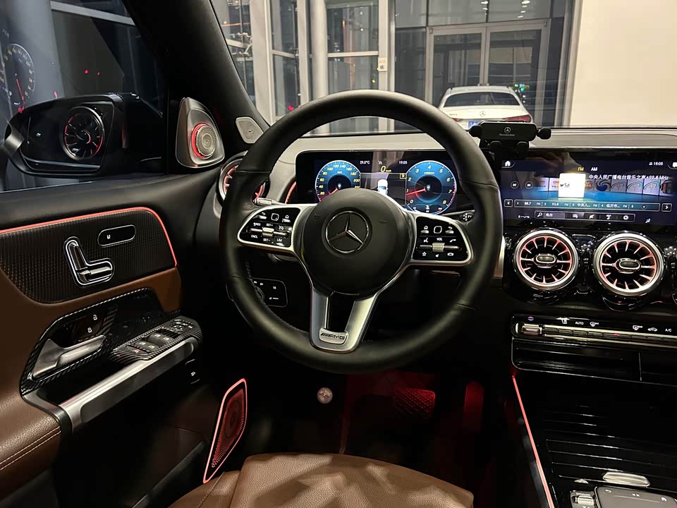 Mercedes-Benz GLB Mercedes-Benz GLB