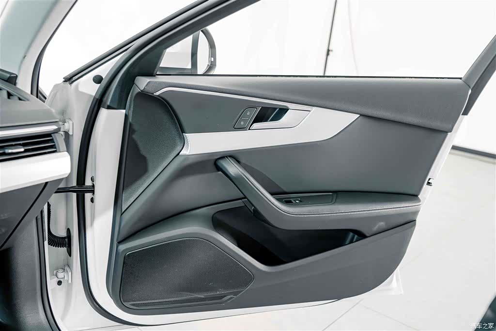 Audi A4L, 2021 13