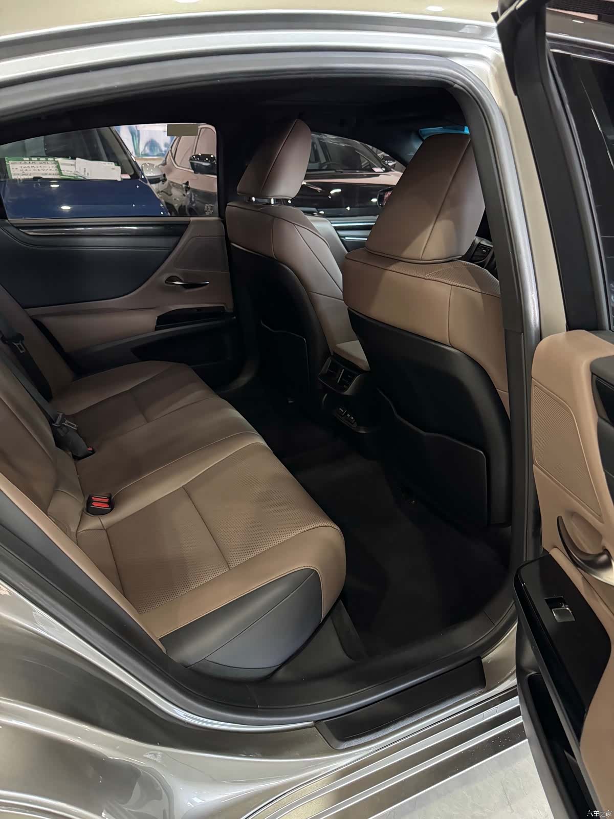 Lexus ES, 2024 все фото
