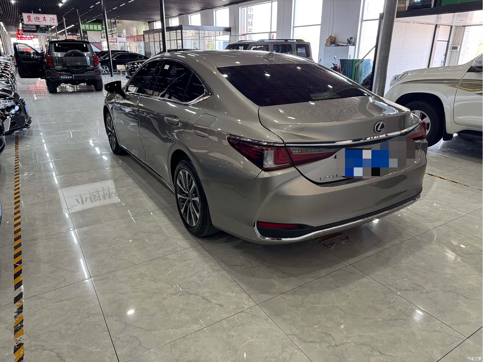 Lexus ES, 2024 7