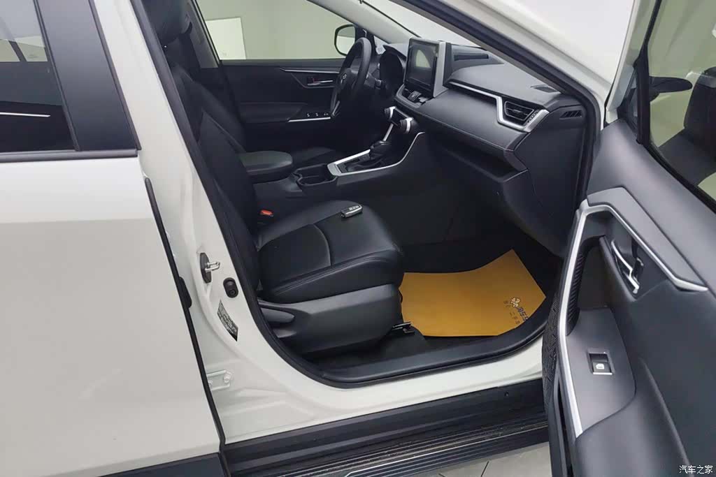 Toyota RAV4, 2021 8