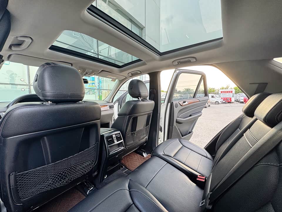 Mercedes-Benz M class