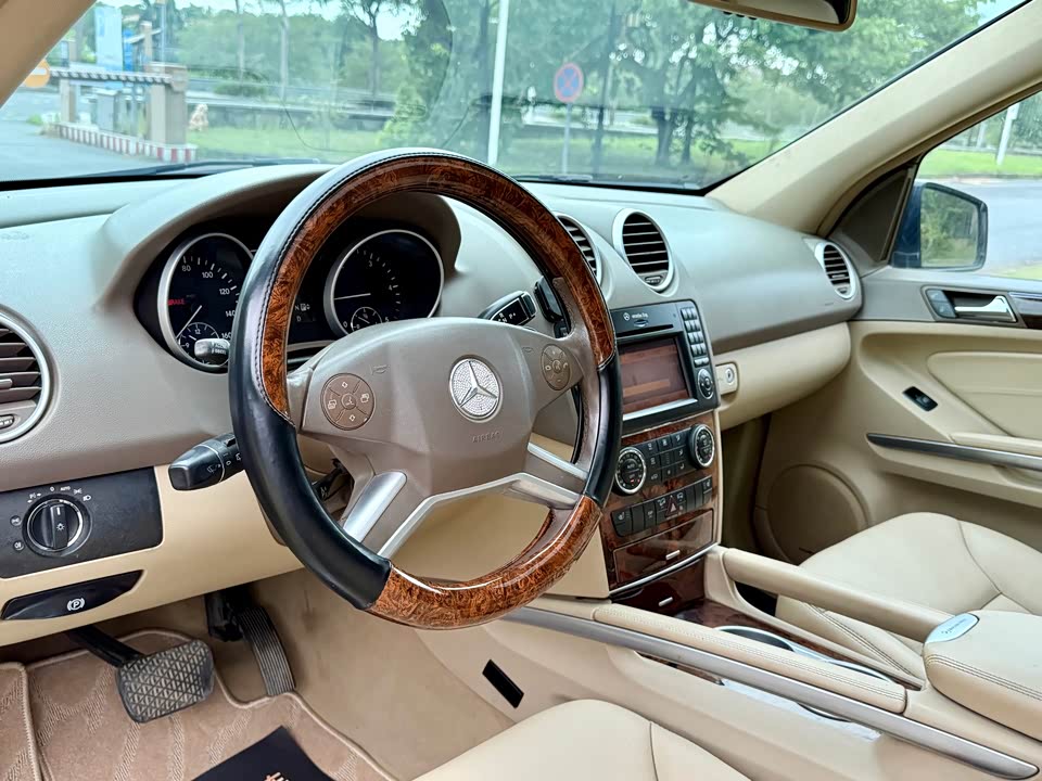 Mercedes-Benz M class