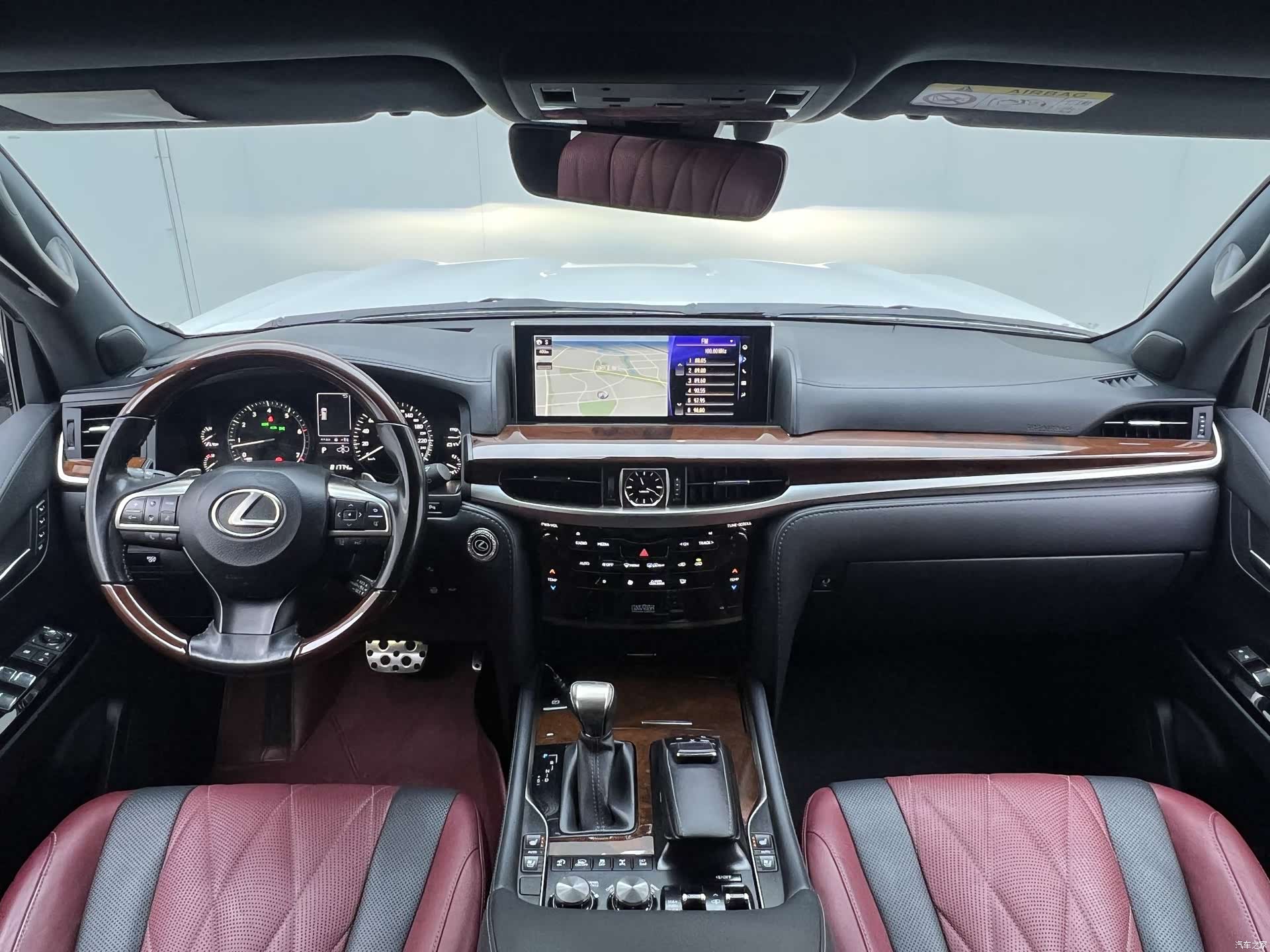 Lexus LX, 2022 13