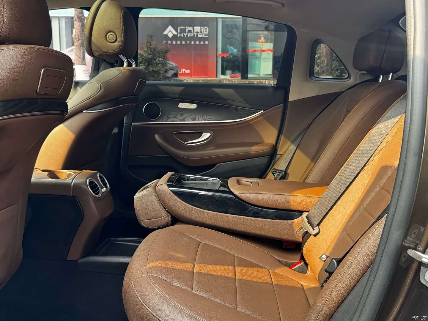 Mercedes-Benz E-Class, 2016 6