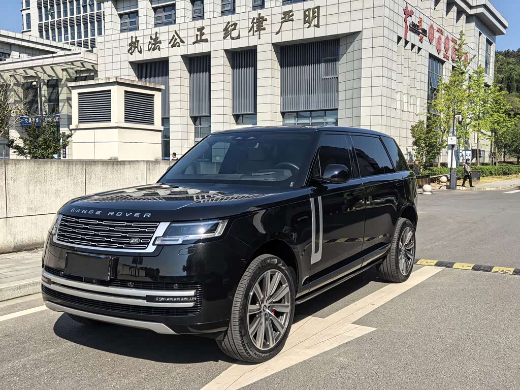 Land Rover Range Rover 2023 3.0 L6 400PS Long Wheelbase