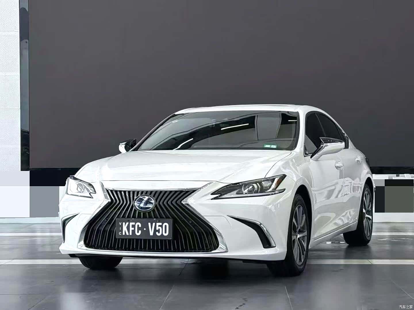 Lexus ES, 2020 1
