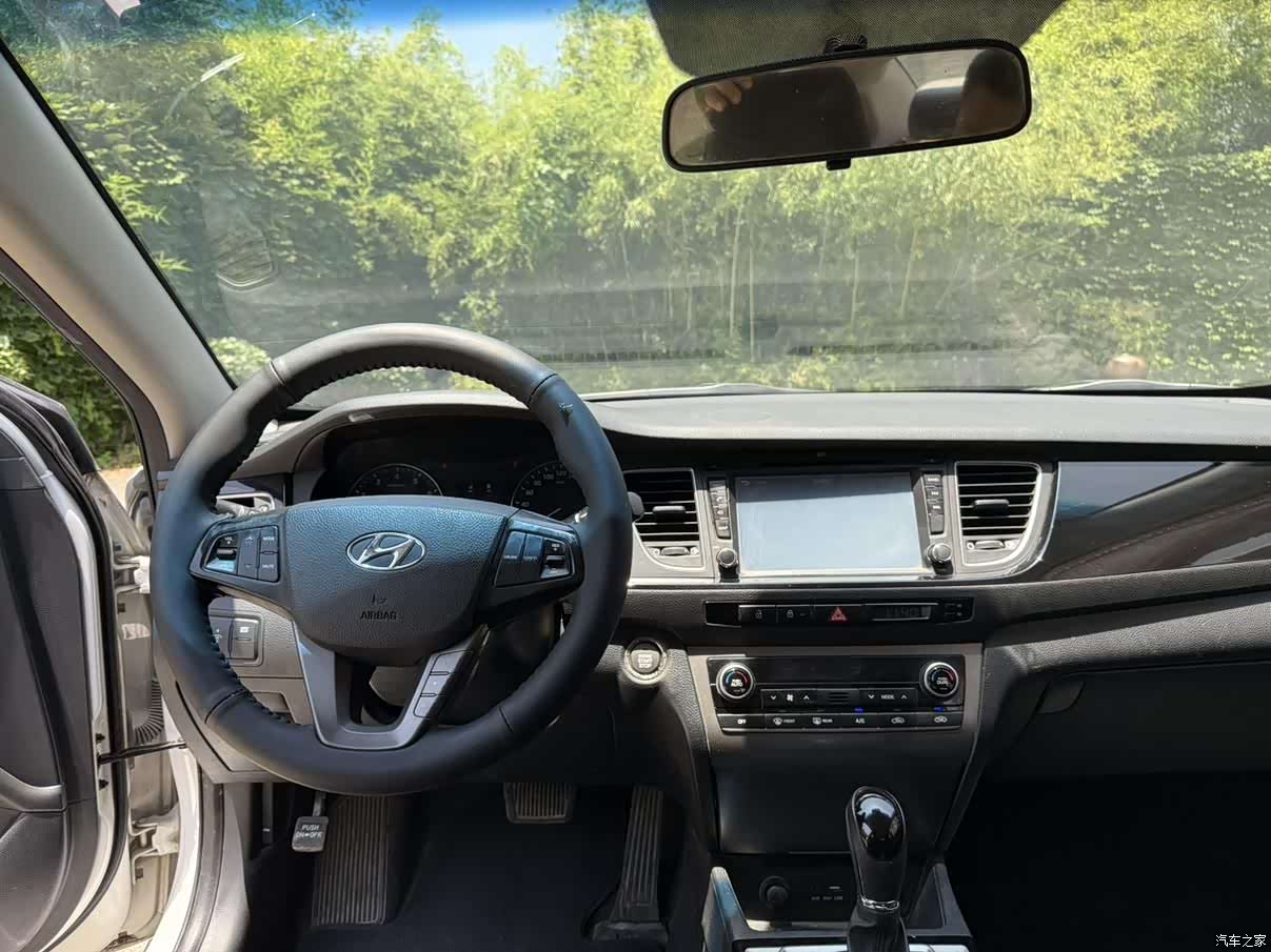 Hyundai DLX, 2014 15