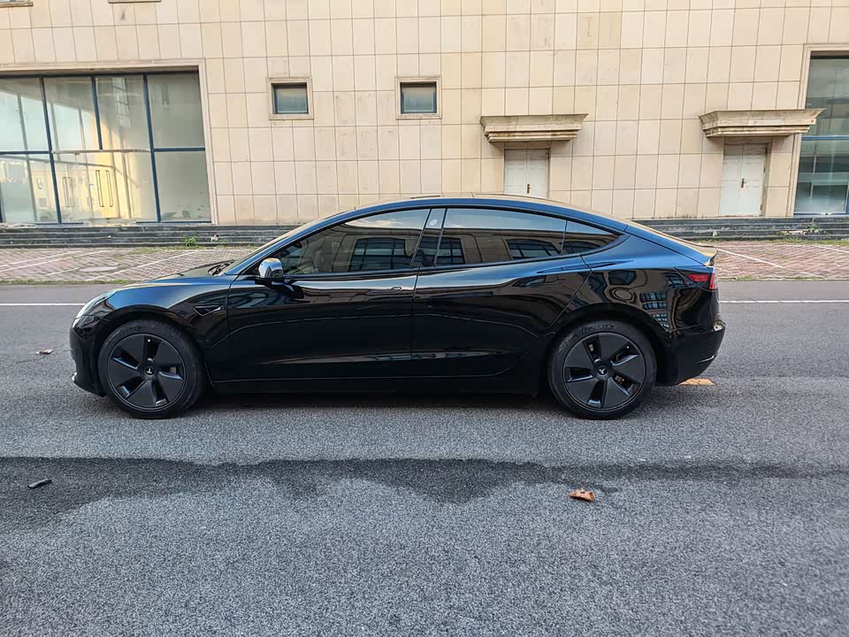 Tesla Model 3 Tesla Model 3