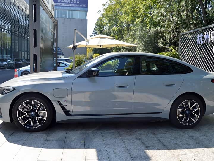 BMW i4 2023 eDrive40