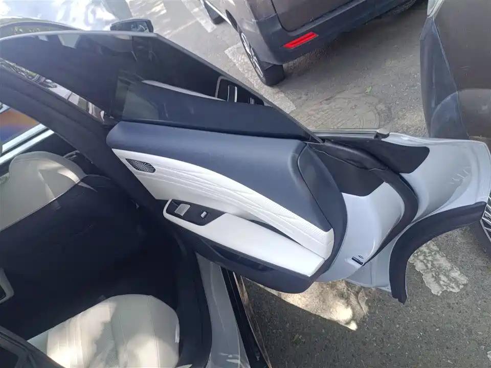 Geely Galaxy Galaxy E8