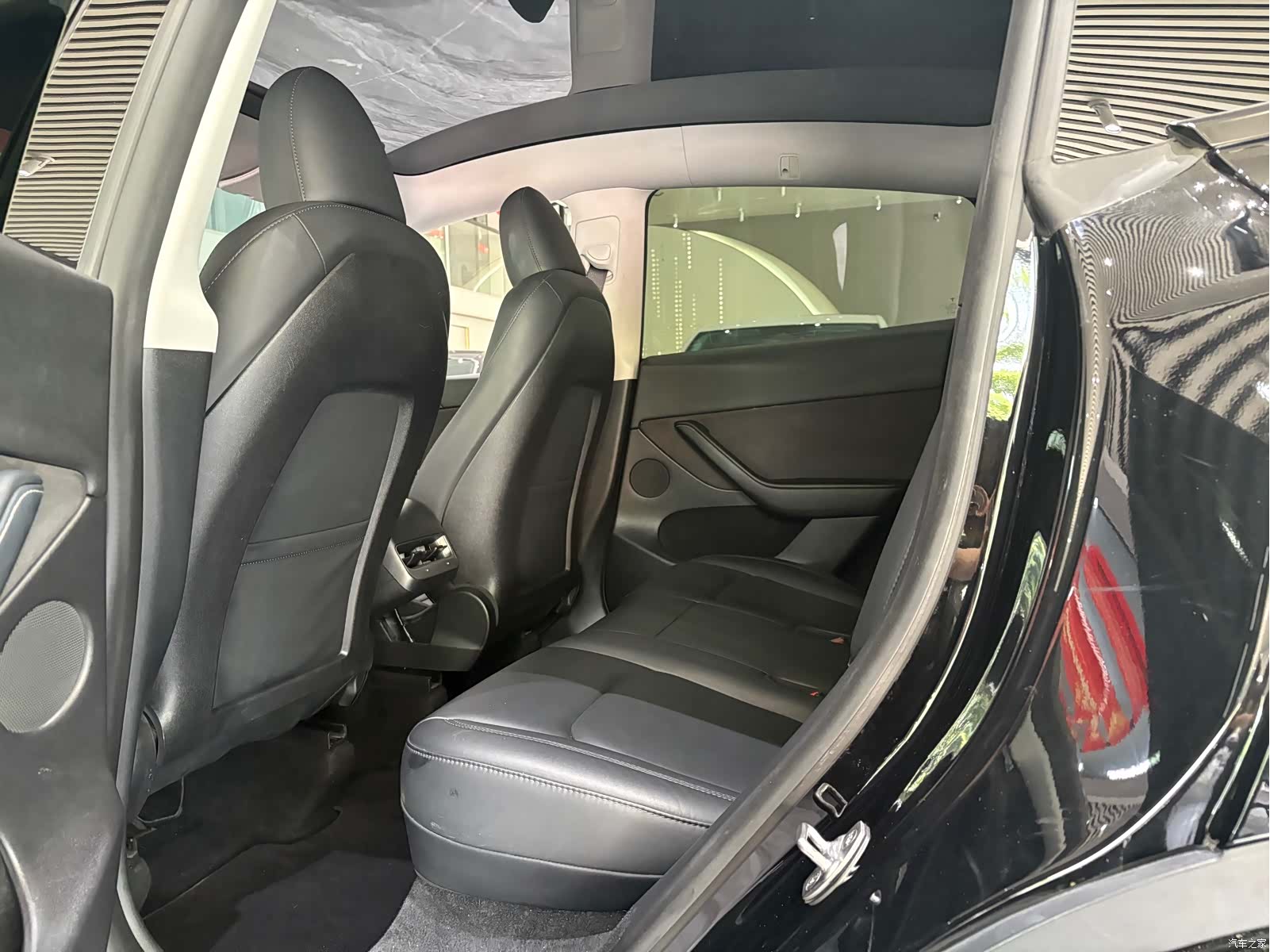 Tesla Model Y, 2023 6