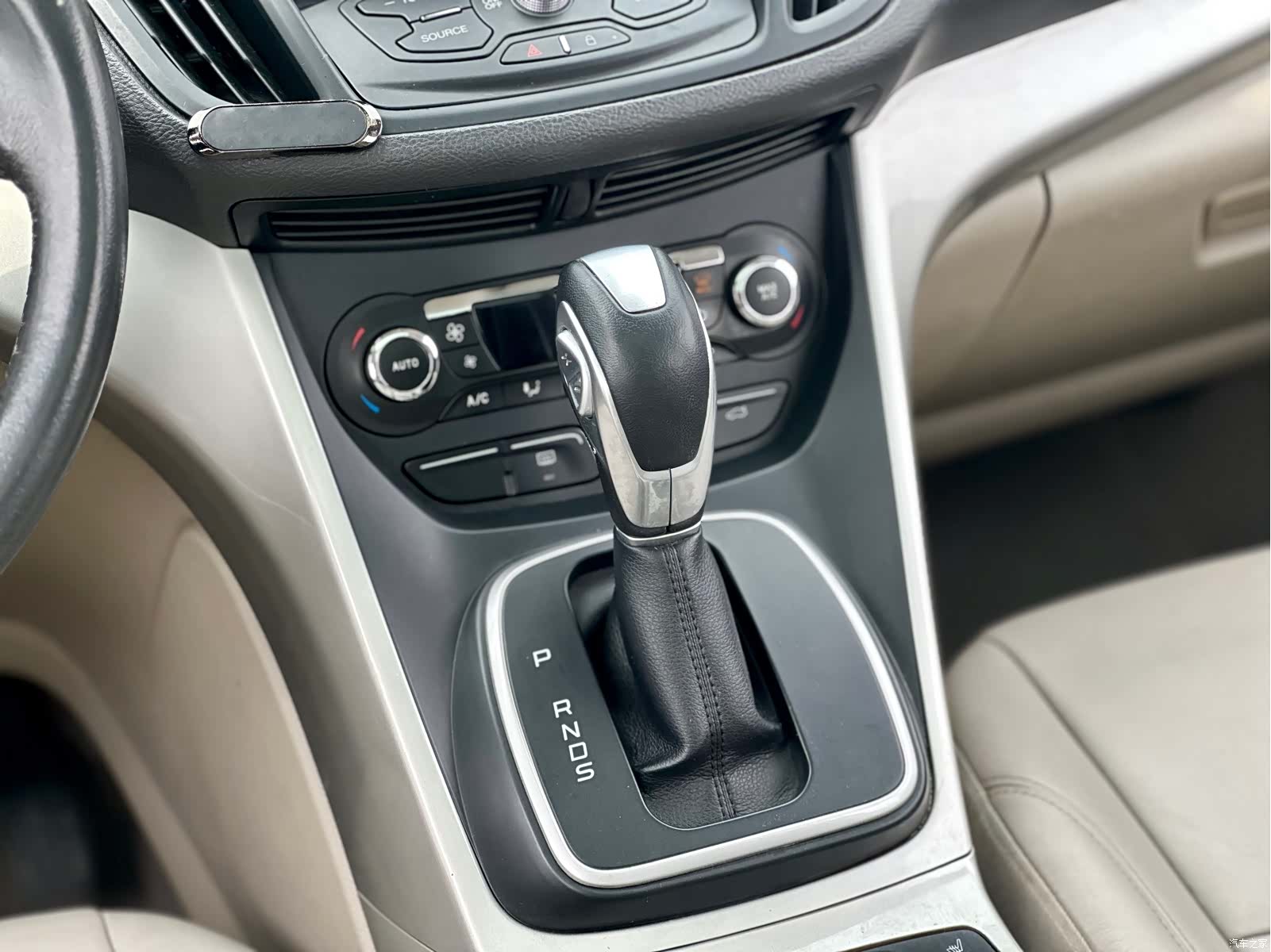 Ford Kuga, 2014 36