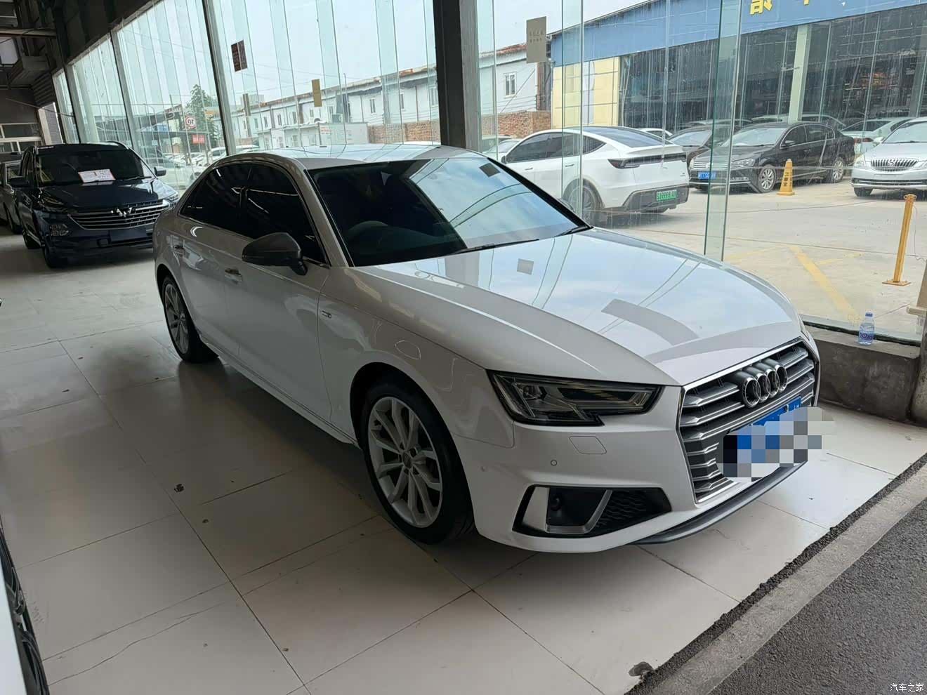 Audi A4L, 2019 3