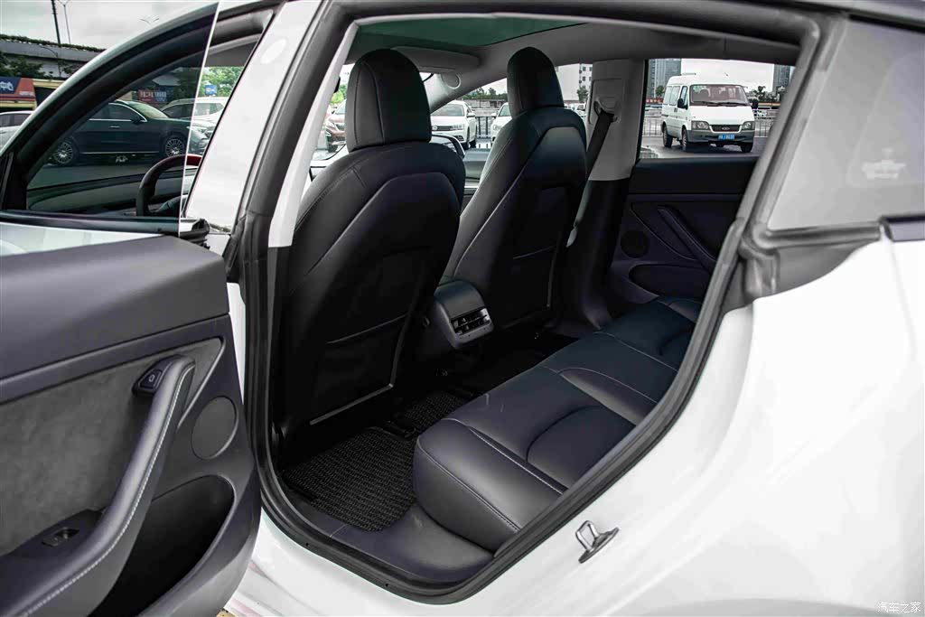 Tesla Model 3, 2022 16