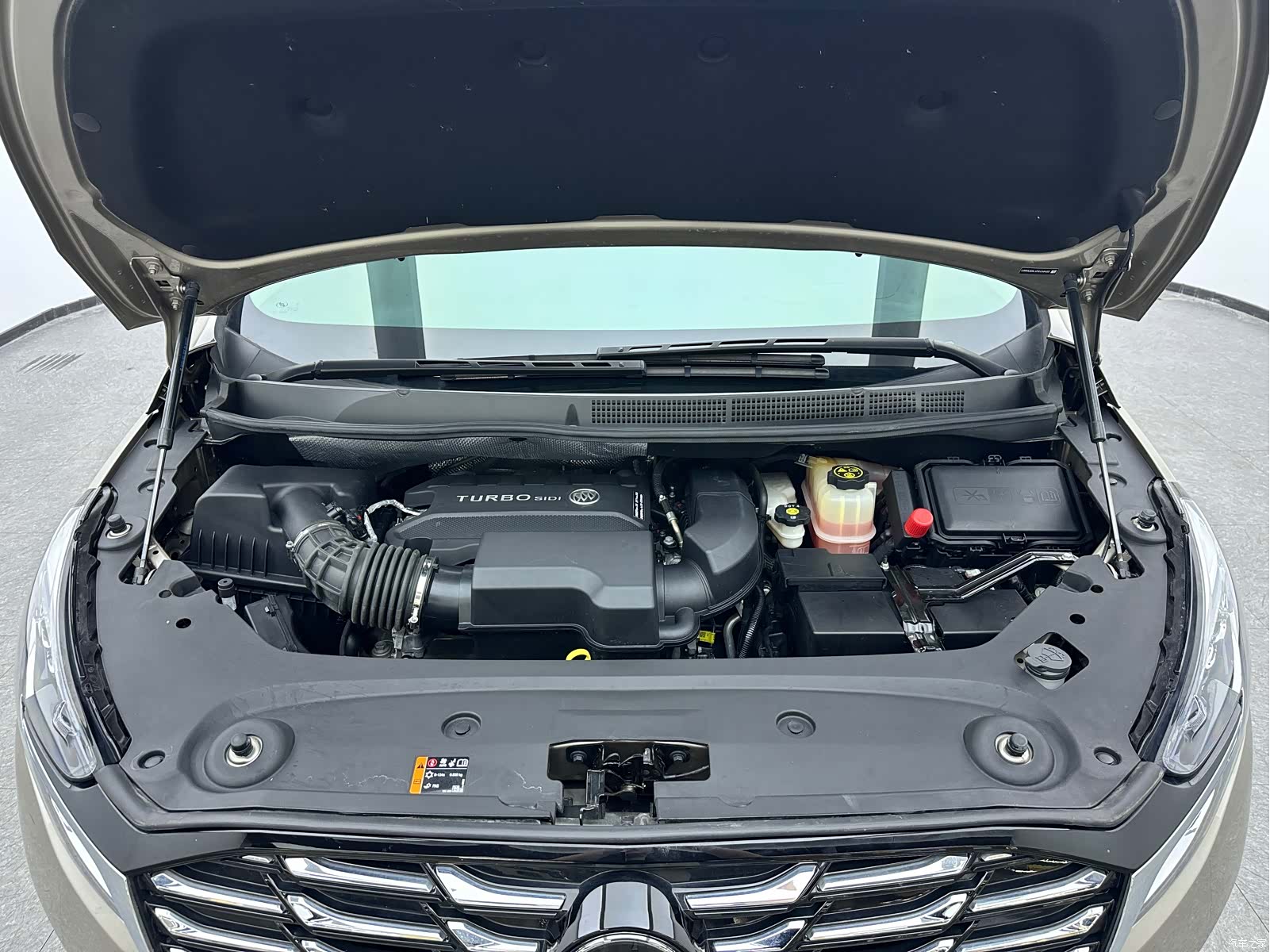Buick GL8, 2025 9