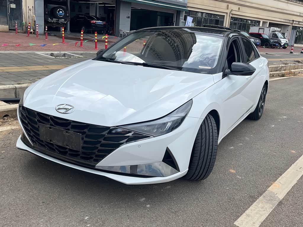 Hyundai Elantra