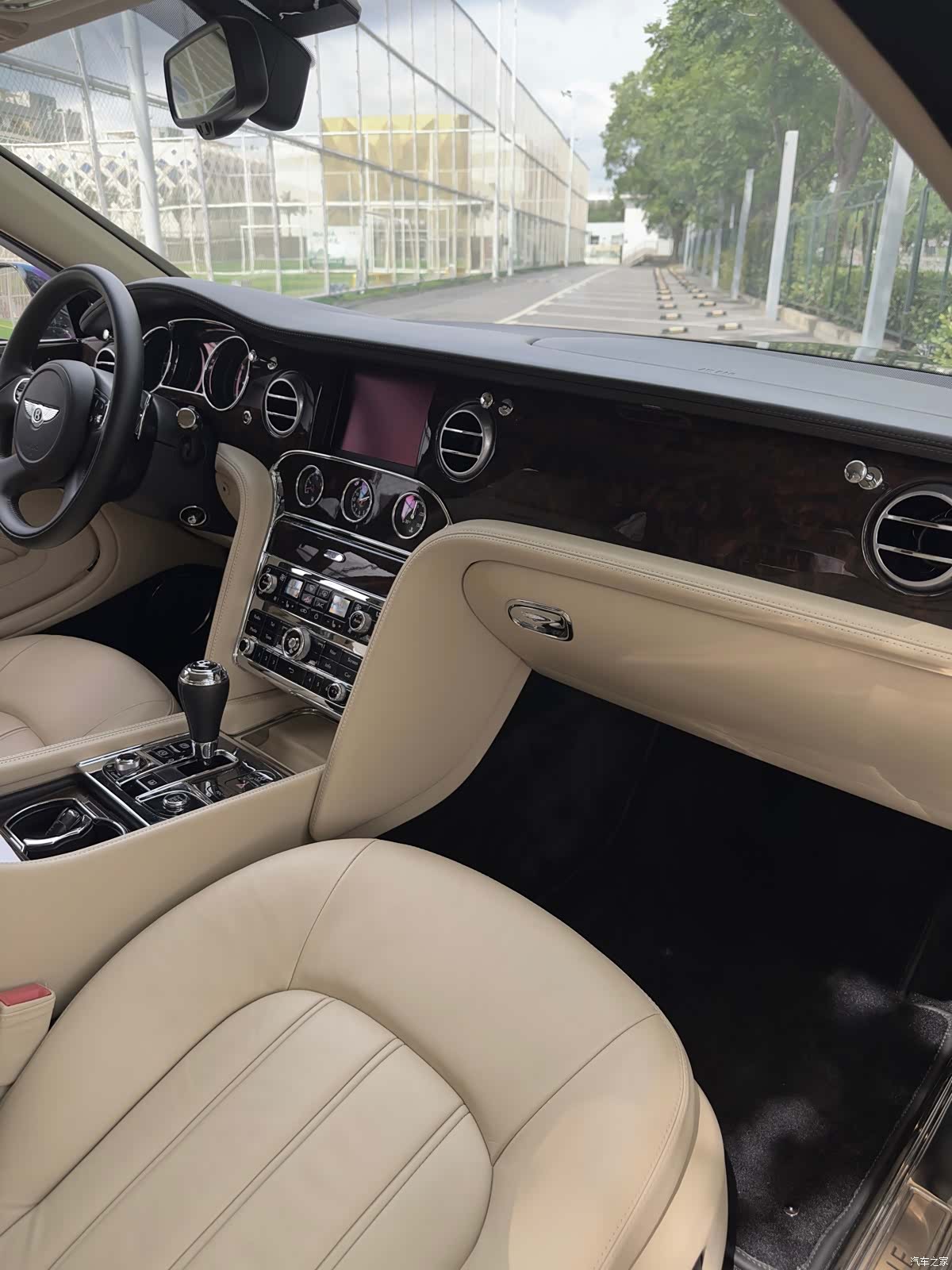 Bentley Mulsanne, 2016 12
