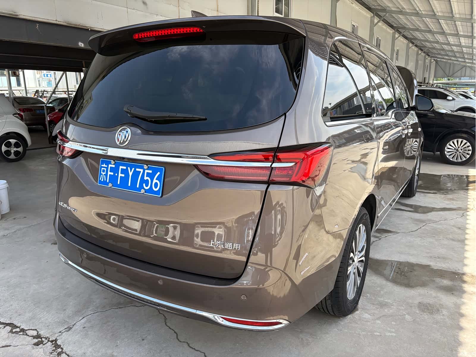 Buick GL8, 2022 3