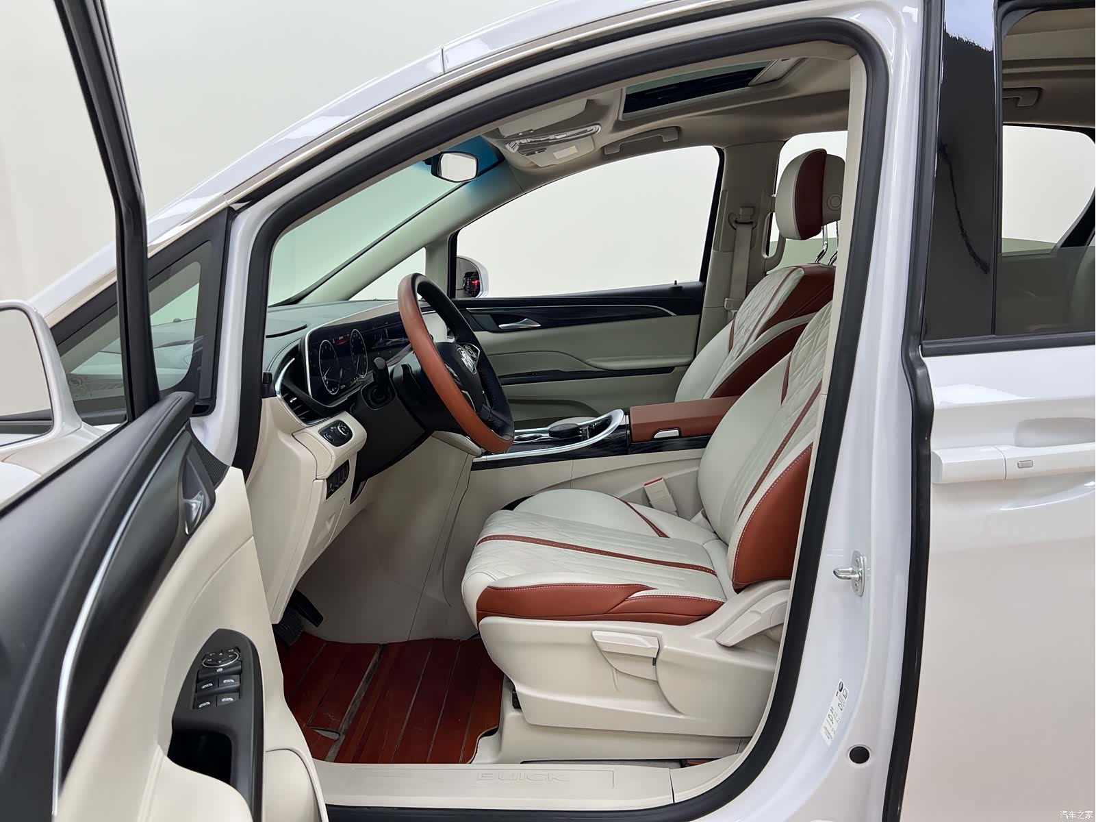 Buick GL8, 2022 10
