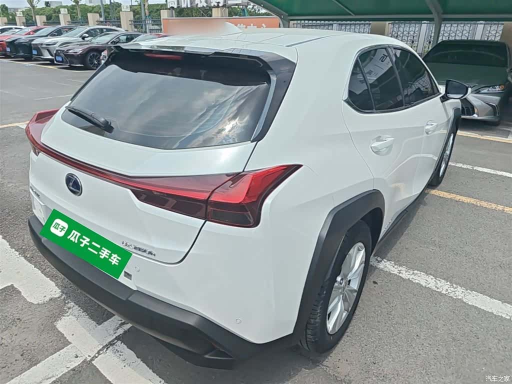 Lexus UX, 2021 7