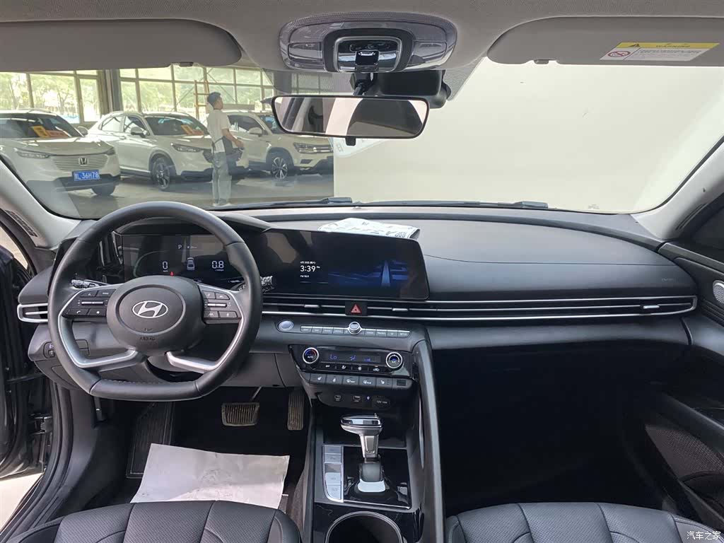 Hyundai Elantra, 2023 8