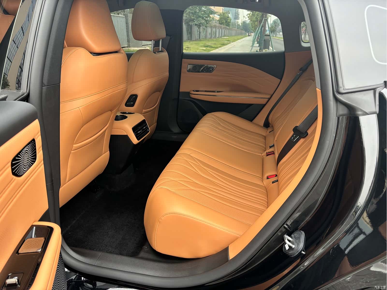 Geely 8, 2026 все фото