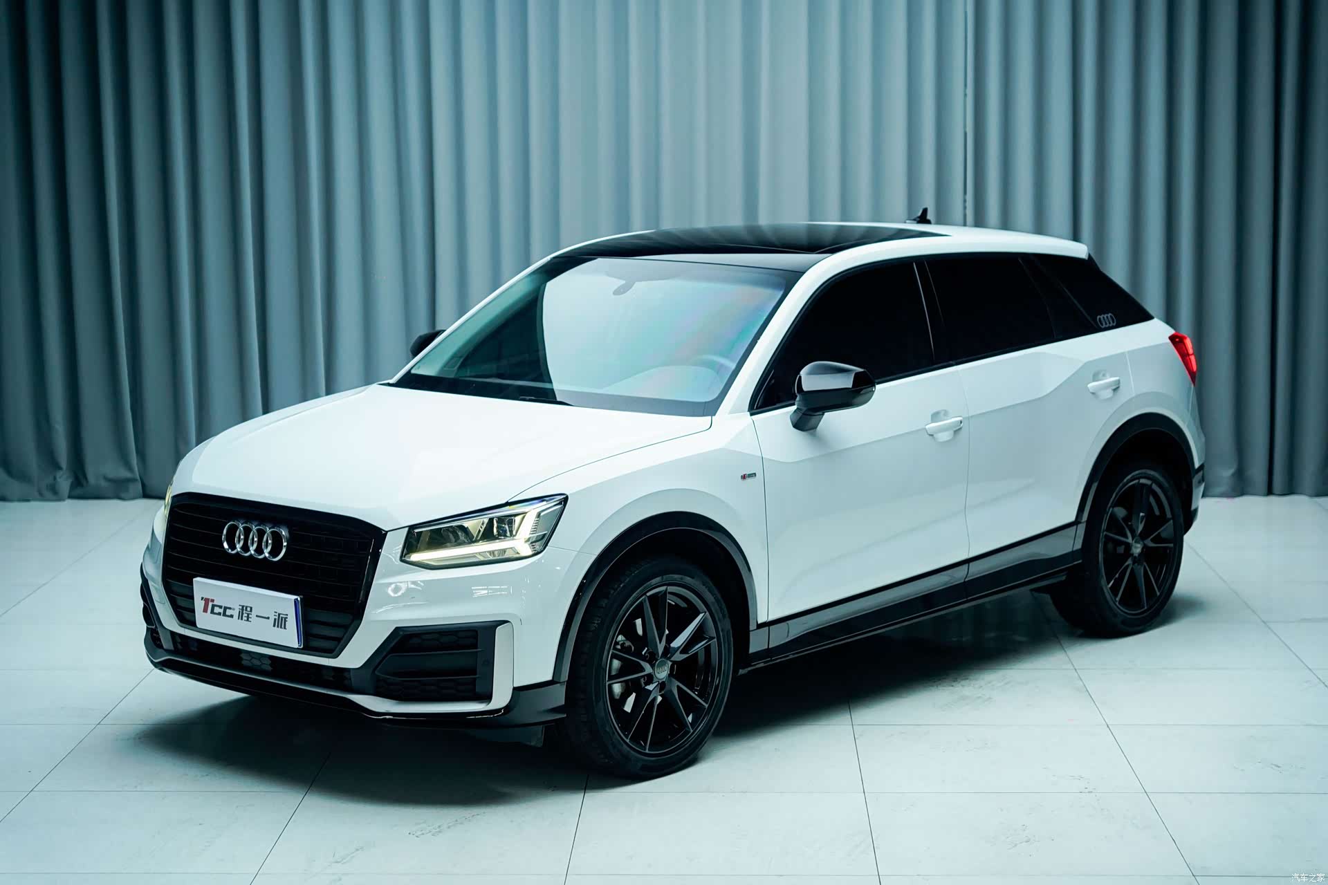 Audi Q2L, 2020 1