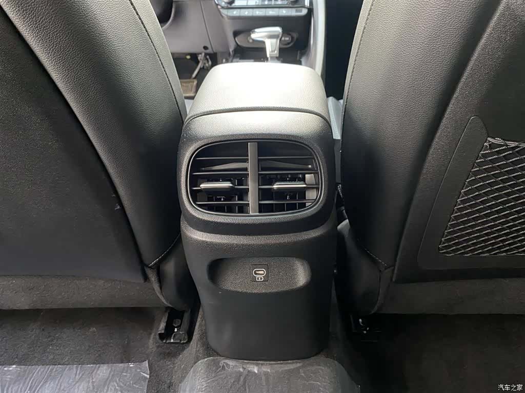 Hyundai Elantra, 2023 11