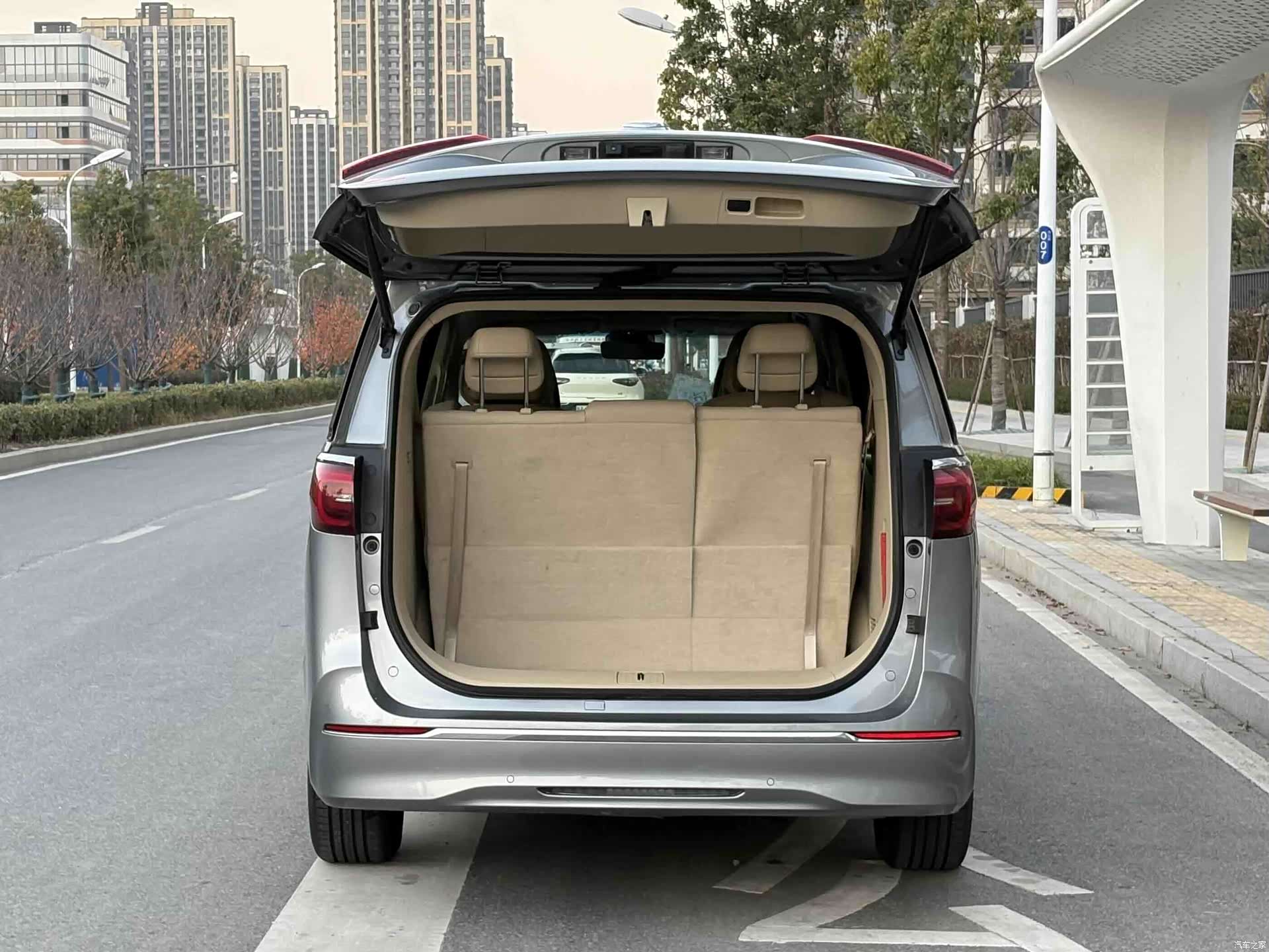 Buick GL8, 2023 7
