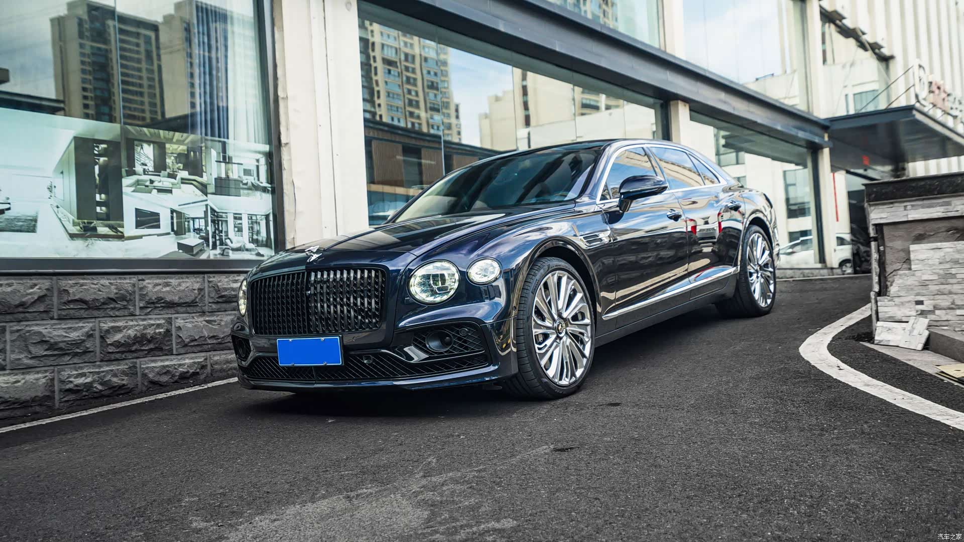 Bentley Flying Spur, 2021 1